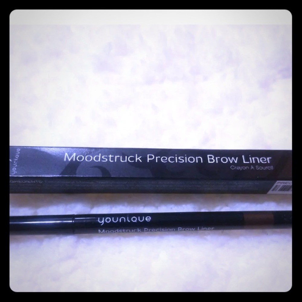 Youniquee eye liner- new